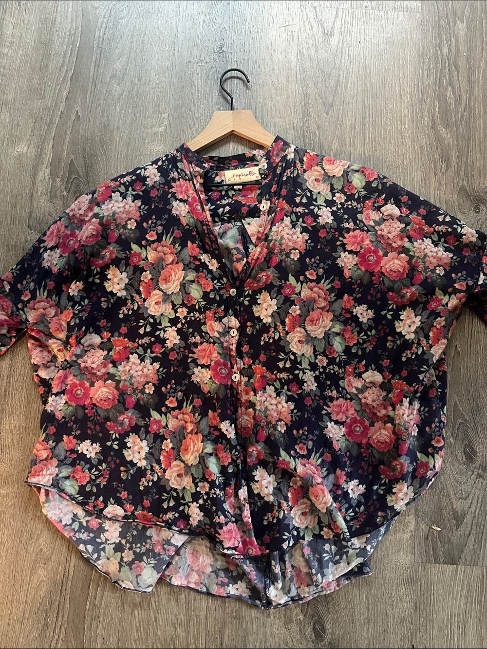 DOEN feel - Floral Button-Front Navy Women's Blouse